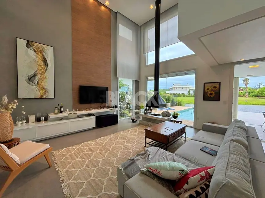 Foto 8 de Casa de Condomínio com 4 quartos à venda, 345m2 em Torres - RS