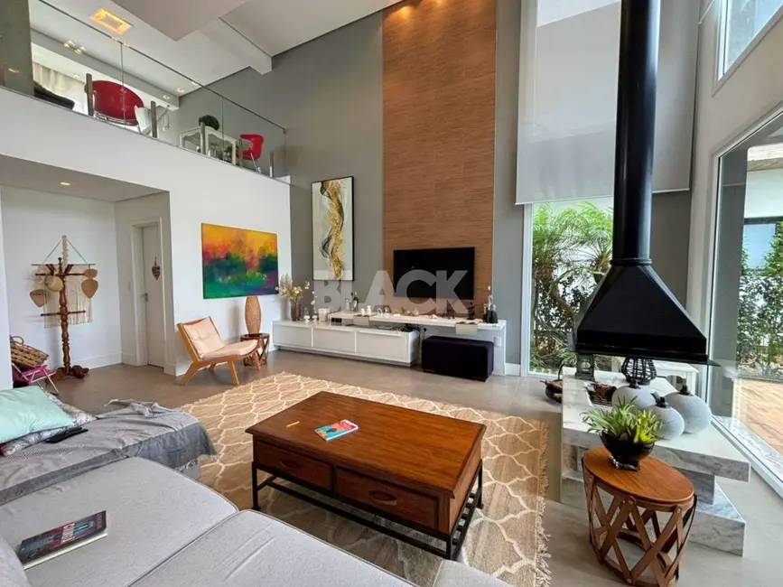 Foto 9 de Casa de Condomínio com 4 quartos à venda, 345m2 em Torres - RS