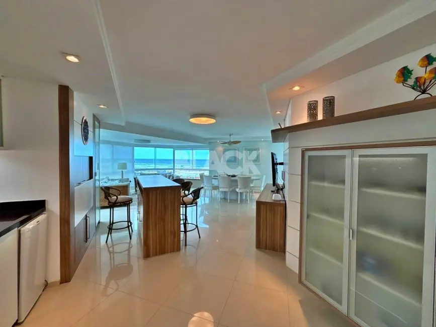 Foto 3 de Apartamento com 4 quartos à venda, 264m2 em Torres - RS