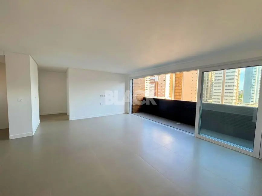 Foto 1 de Apartamento com 2 quartos à venda, 98m2 em Centro, Torres - RS