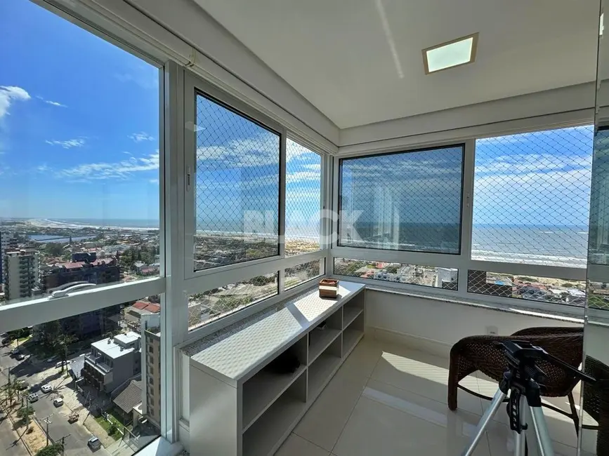 Foto 9 de Apartamento com 3 quartos à venda, 158m2 em Torres - RS