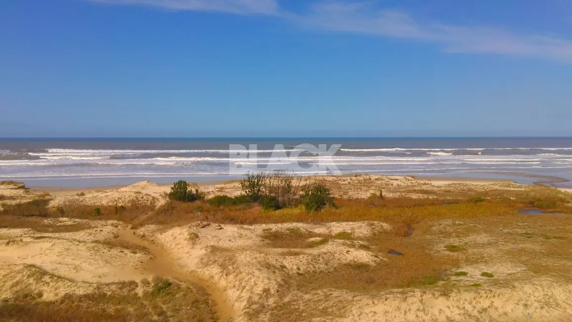 Foto 1 de Terreno / Lote à venda, 300m2 em Torres - RS