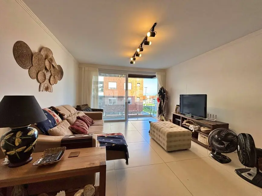 Foto 2 de Apartamento com 2 quartos à venda, 144m2 em Torres - RS