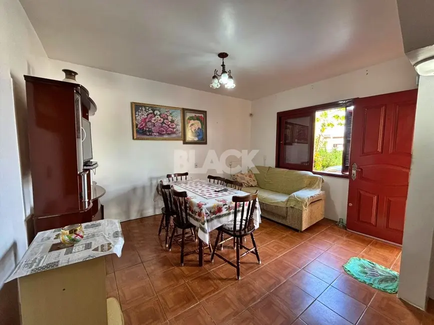 Foto 6 de Casa com 6 quartos à venda, 280m2 em Torres - RS