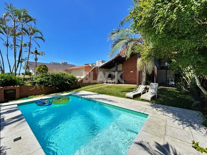 Foto 4 de Casa com 3 quartos à venda, 200m2 em Torres - RS