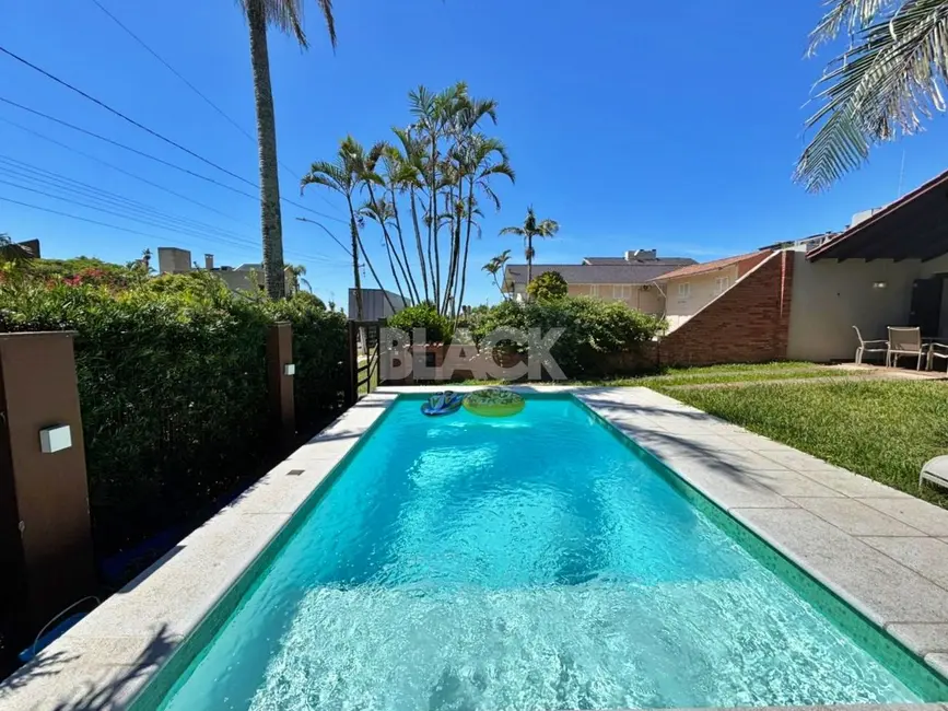Foto 5 de Casa com 3 quartos à venda, 200m2 em Torres - RS