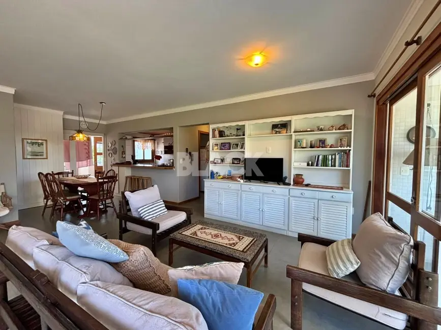 Foto 4 de Apartamento com 3 quartos à venda, 131m2 em Torres - RS