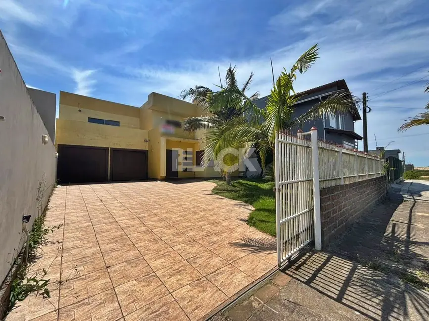 Foto 1 de Casa com 3 quartos à venda, 200m2 em Passo De Torres - SC