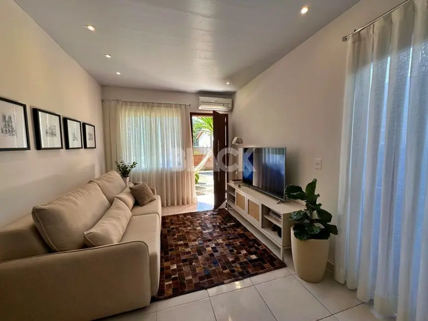 Foto 2 de Casa com 2 quartos à venda, 140m2 em Passo De Torres - SC