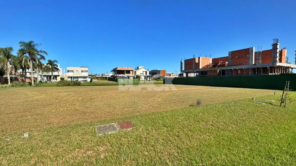 Foto 2 de Terreno / Lote à venda, 360m2 em Torres - RS