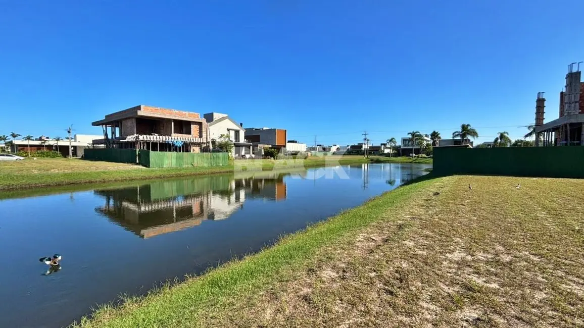 Foto 3 de Terreno / Lote à venda, 360m2 em Torres - RS