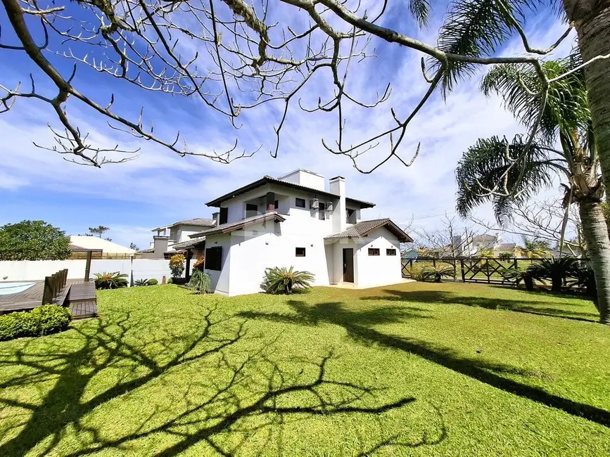 Foto 6 de Casa com 4 quartos à venda, 180m2 em Torres - RS