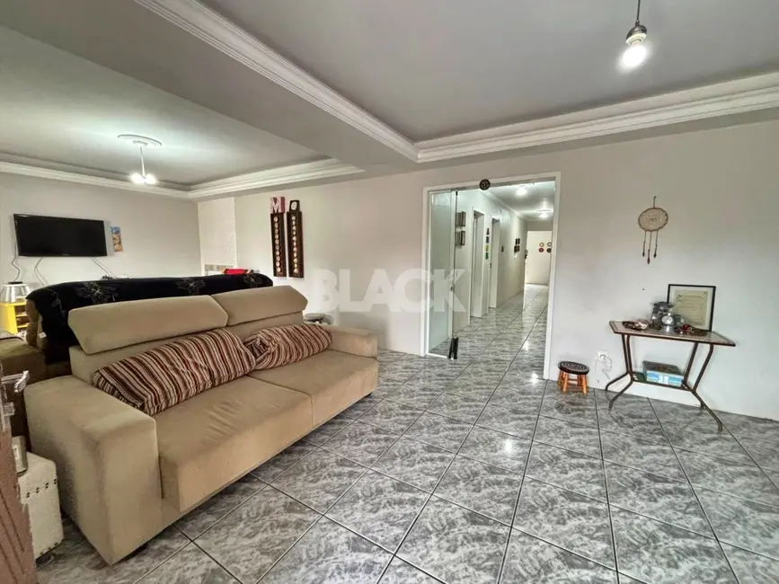 Foto 9 de Casa com 3 quartos à venda, 158m2 em Torres - RS