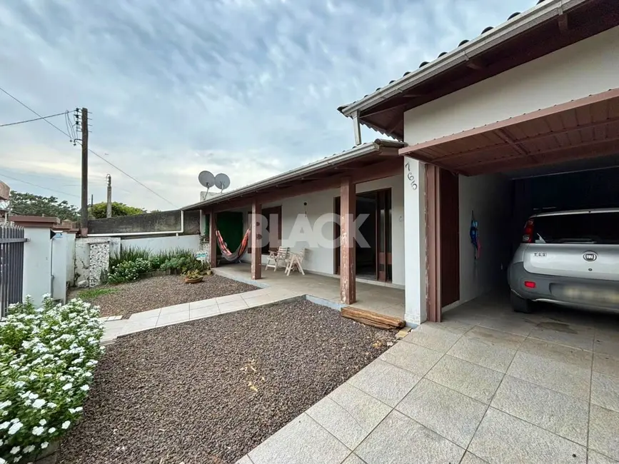 Foto 3 de Casa com 3 quartos à venda, 158m2 em Torres - RS