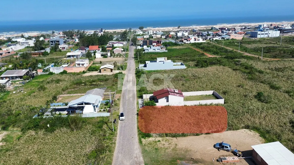 Foto 1 de Terreno / Lote à venda, 300m2 em Passo De Torres - SC