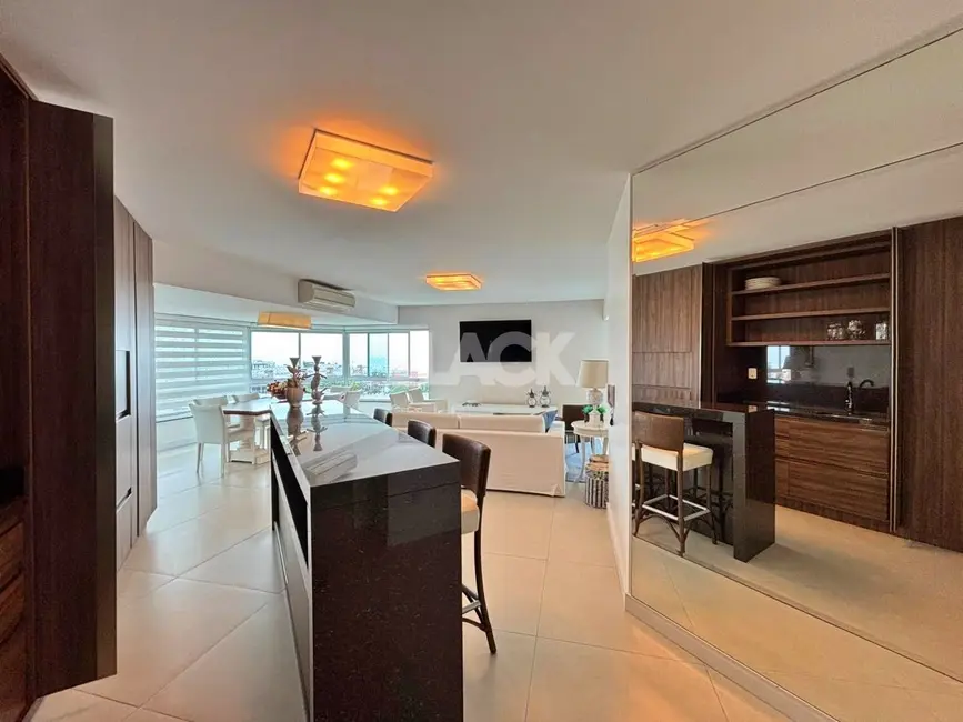 Foto 4 de Apartamento com 4 quartos à venda, 264m2 em Torres - RS