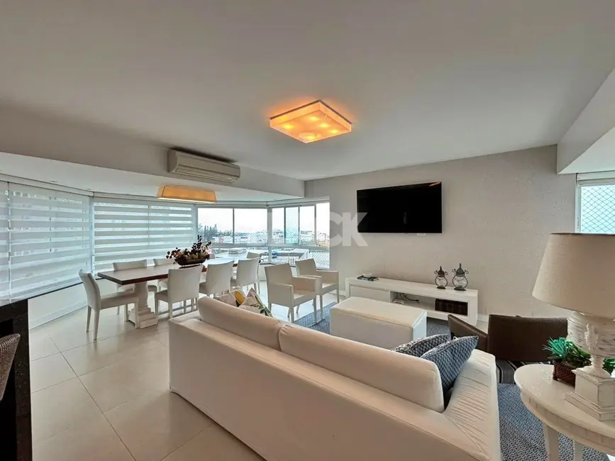 Foto 6 de Apartamento com 4 quartos à venda, 264m2 em Torres - RS