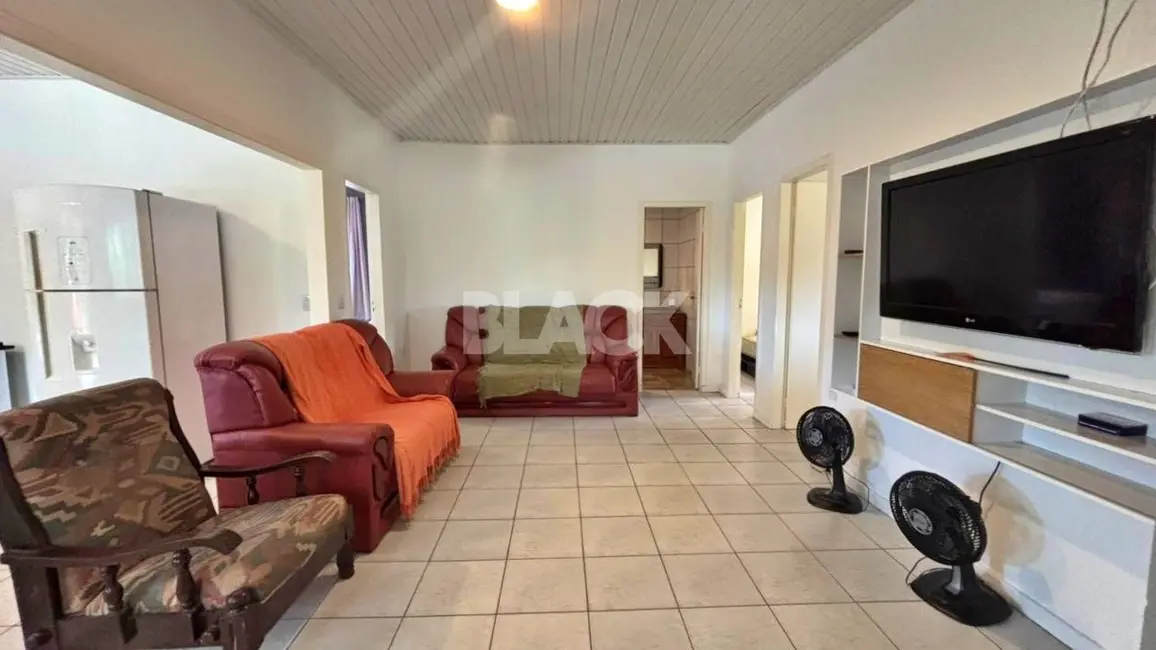 Foto 9 de Casa com 3 quartos à venda, 190m2 em Torres - RS
