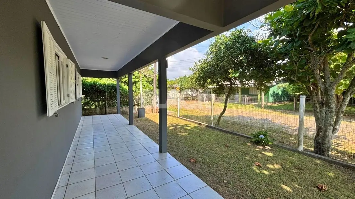 Foto 5 de Casa com 3 quartos à venda, 190m2 em Torres - RS