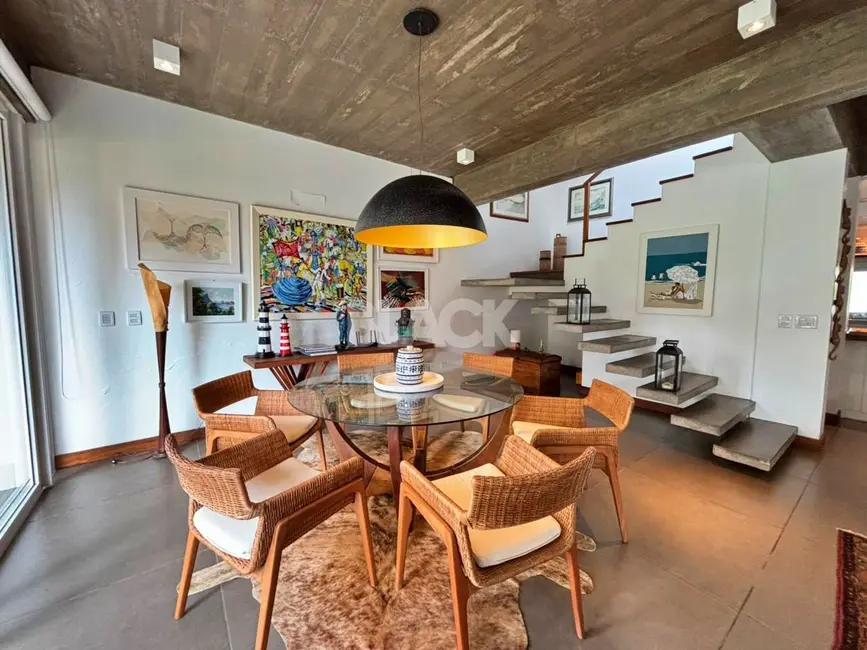 Foto 7 de Casa com 4 quartos à venda, 338m2 em Torres - RS