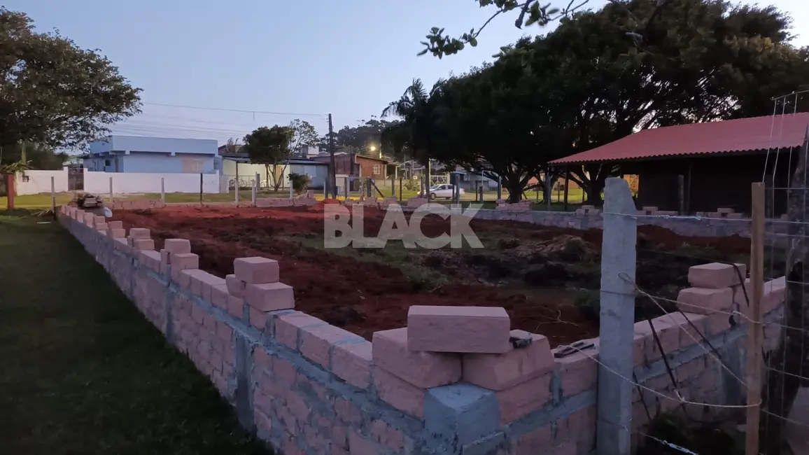 Foto 2 de Terreno / Lote à venda, 429m2 em Torres - RS