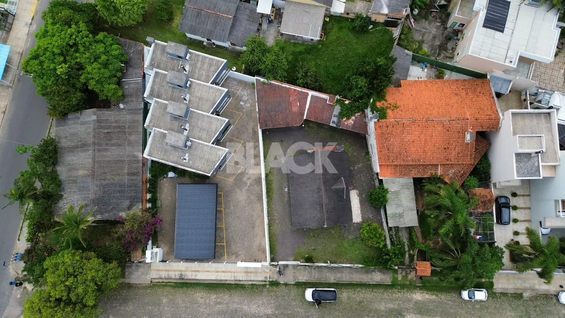 Foto 2 de Casa com 2 quartos à venda, 150m2 em Torres - RS