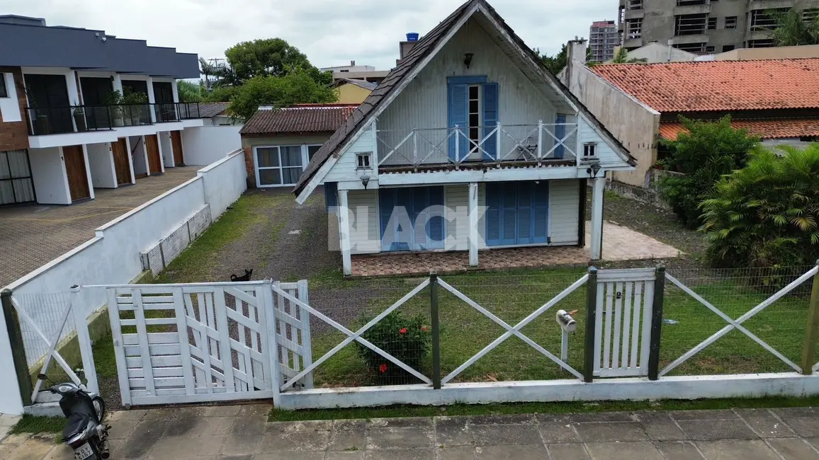 Foto 5 de Casa com 2 quartos à venda, 150m2 em Torres - RS