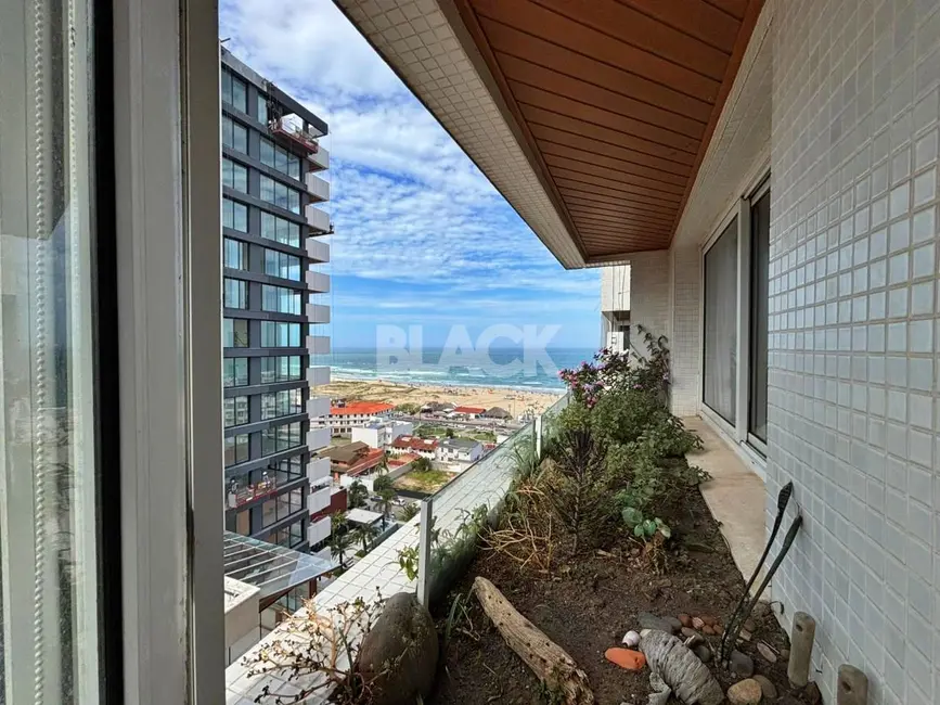 Foto 9 de Apartamento com 3 quartos à venda, 135m2 em Torres - RS