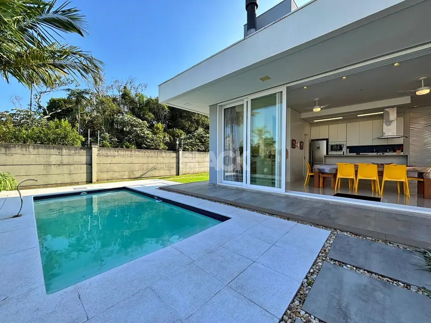 Foto 6 de Casa de Condomínio com 4 quartos à venda, 230m2 em Torres - RS