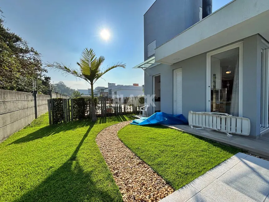 Foto 7 de Casa de Condomínio com 4 quartos à venda, 230m2 em Torres - RS