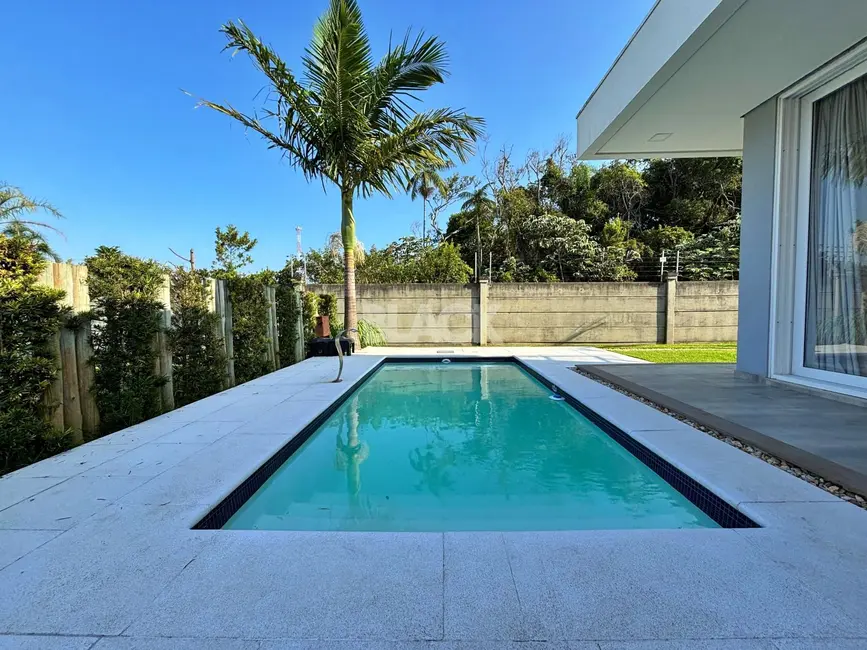 Foto 5 de Casa de Condomínio com 4 quartos à venda, 230m2 em Torres - RS