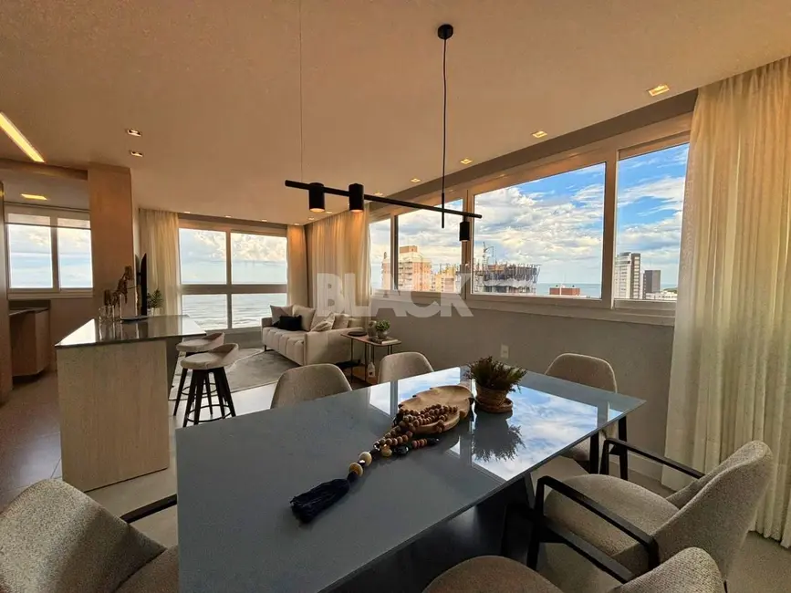 Foto 2 de Apartamento com 2 quartos à venda, 77m2 em Centro, Torres - RS