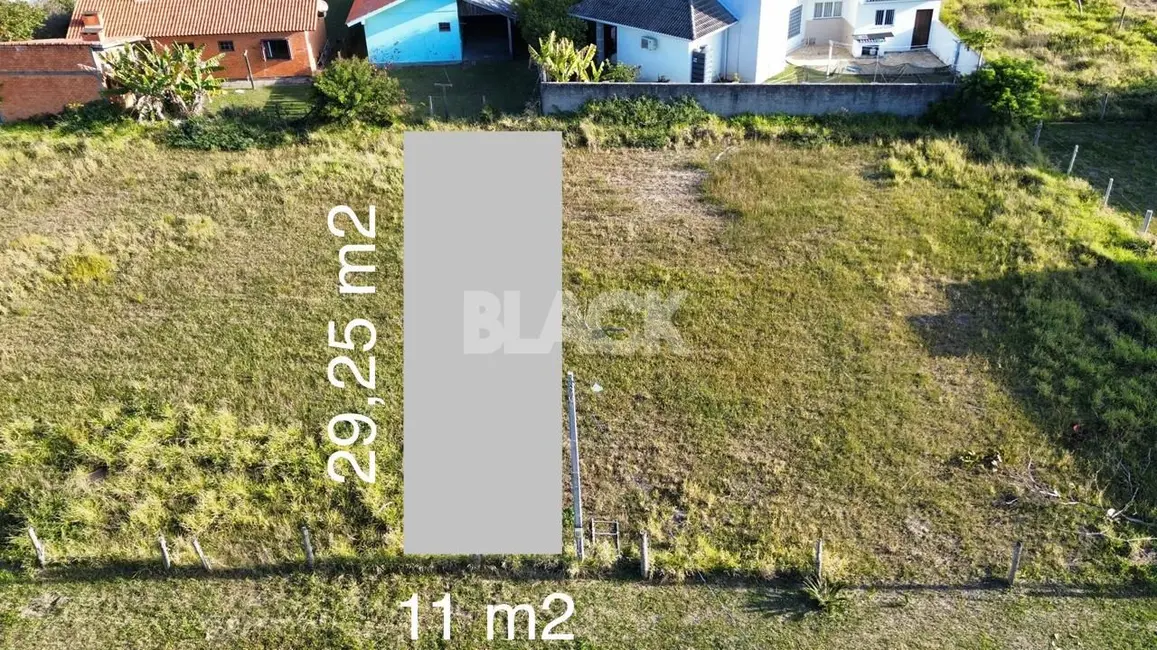 Foto 3 de Terreno / Lote à venda, 322m2 em Torres - RS