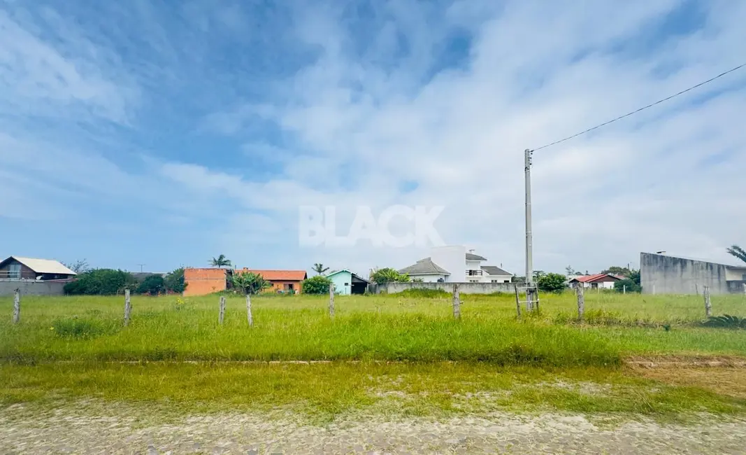 Foto 2 de Terreno / Lote à venda, 322m2 em Torres - RS