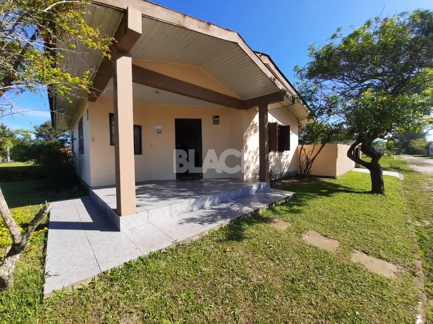 Foto 3 de Casa com 3 quartos à venda, 85m2 em Torres - RS