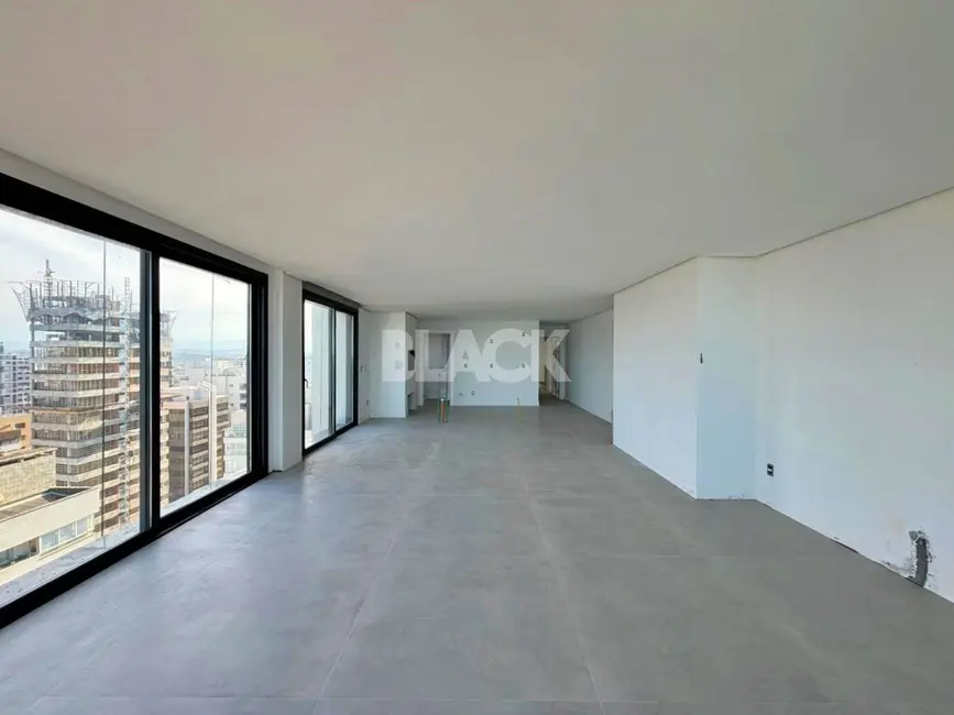 Foto 9 de Apartamento com 4 quartos à venda, 207m2 em Torres - RS