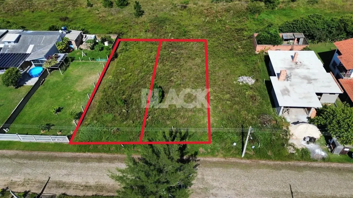 Foto 2 de Terreno / Lote à venda, 422m2 em Passo De Torres - SC