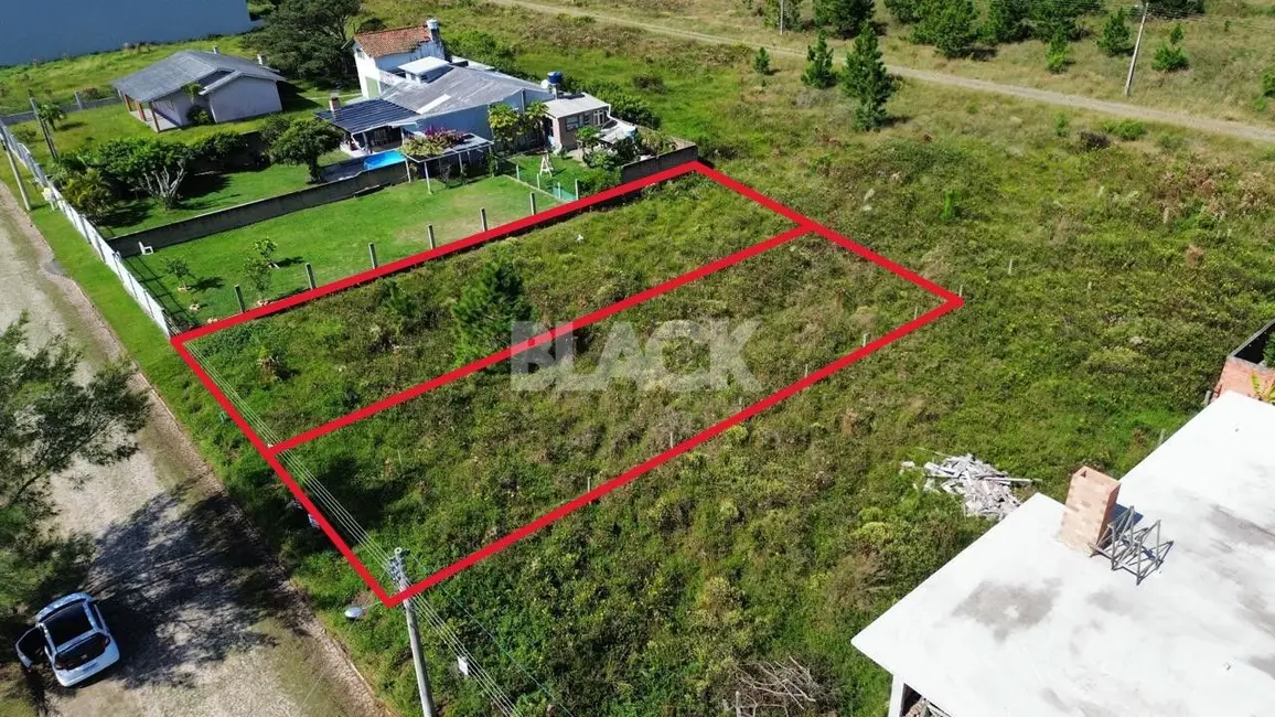 Foto 1 de Terreno / Lote à venda, 422m2 em Passo De Torres - SC