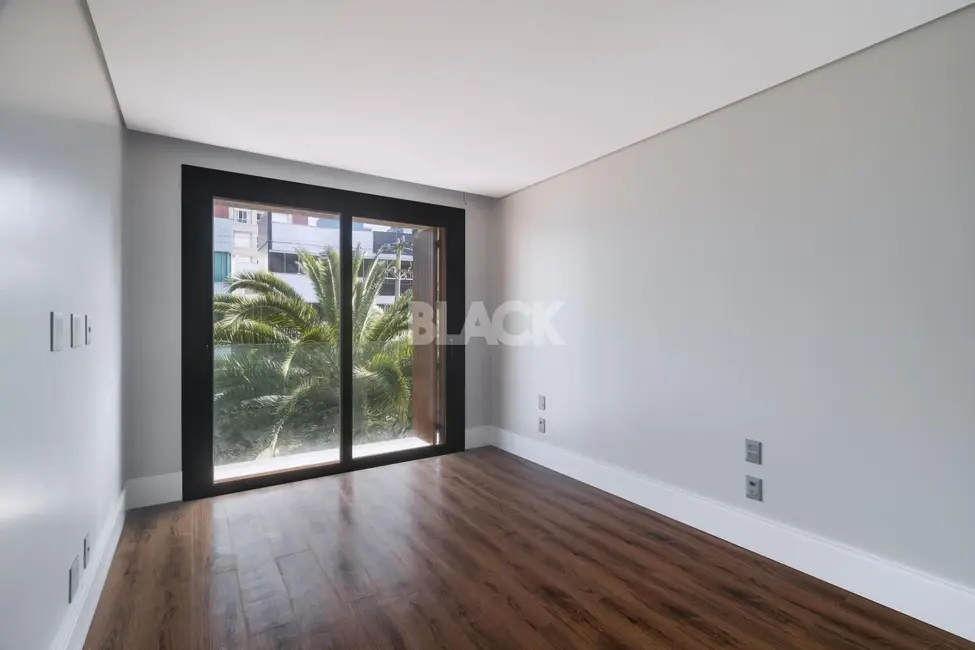 Foto 9 de Apartamento com 4 quartos à venda, 271m2 em Torres - RS