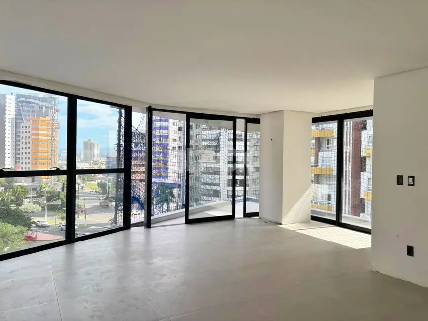 Foto 3 de Apartamento com 4 quartos à venda, 130m2 em Torres - RS