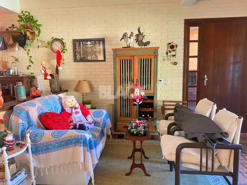 Foto 4 de Casa com 6 quartos à venda, 248m2 em Torres - RS
