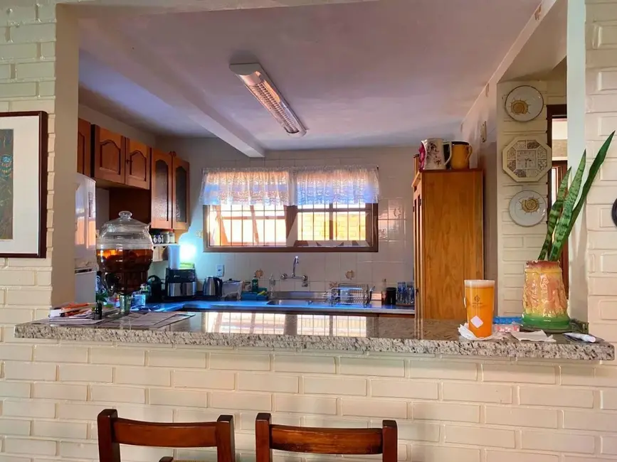 Foto 6 de Casa com 6 quartos à venda, 248m2 em Torres - RS