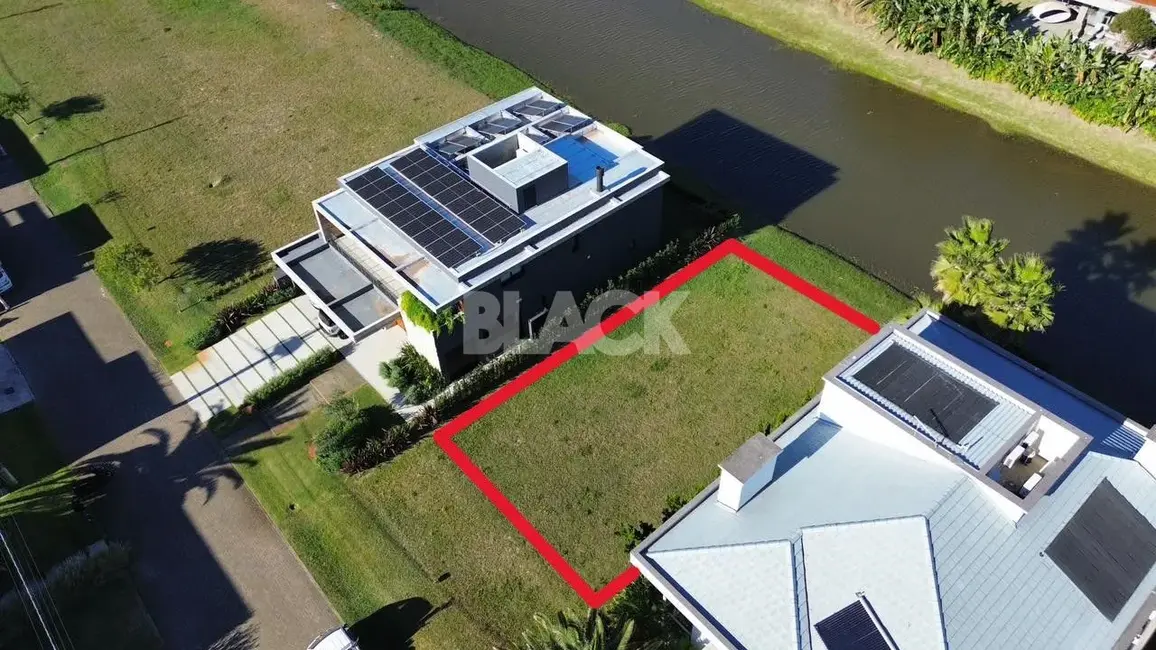 Foto 2 de Terreno / Lote à venda, 450m2 em Torres - RS