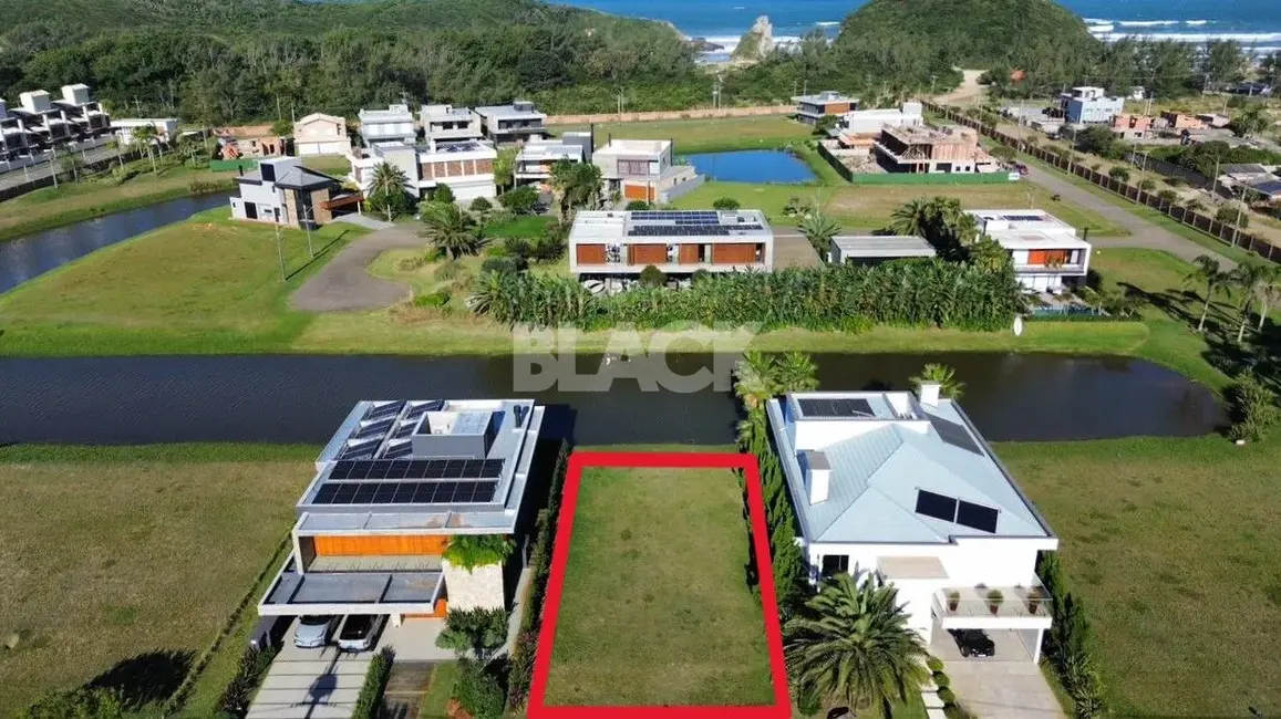 Foto 3 de Terreno / Lote à venda, 450m2 em Torres - RS