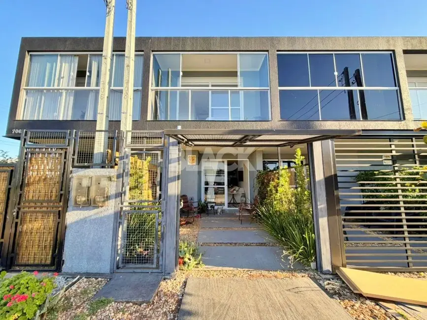 Foto 3 de Sobrado com 2 quartos à venda, 87m2 em Torres - RS
