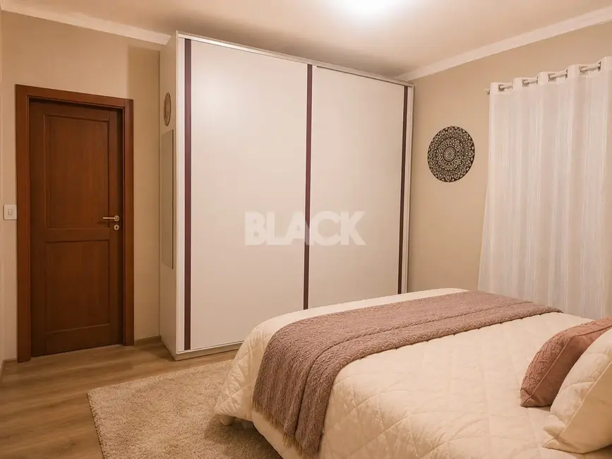 Foto 9 de Casa com 3 quartos à venda, 350m2 em Torres - RS
