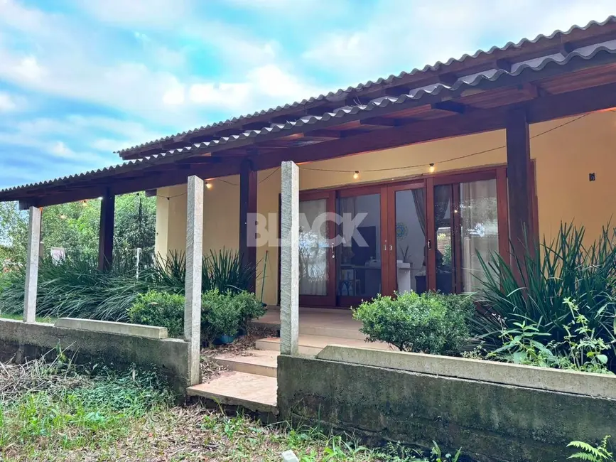 Foto 2 de Casa com 3 quartos à venda, 350m2 em Torres - RS