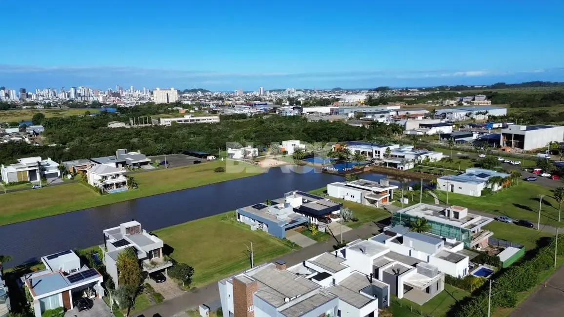 Foto 6 de Terreno / Lote à venda, 420m2 em Torres - RS