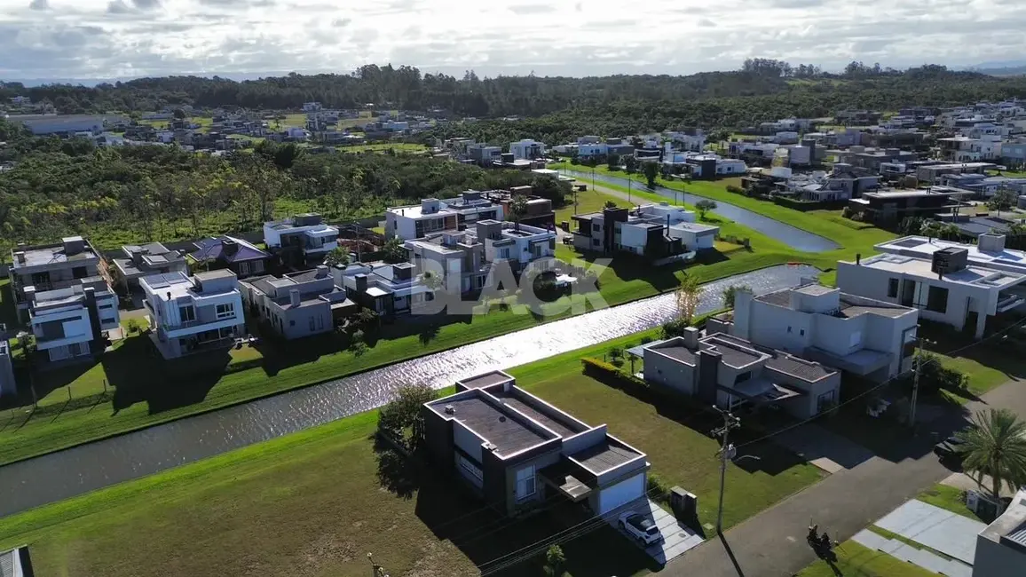 Foto 5 de Terreno / Lote à venda, 420m2 em Torres - RS