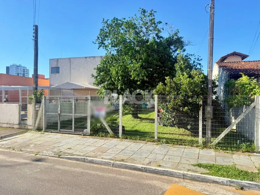 Foto 1 de Casa com 3 quartos à venda, 572m2 em Torres - RS